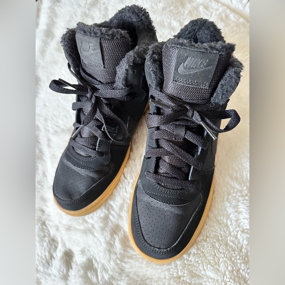 Brand new no tags Nike winter boys 7Y